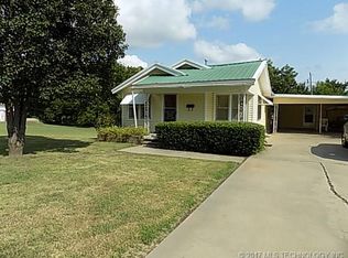 1222 S Oak St, Holdenville, OK 74848