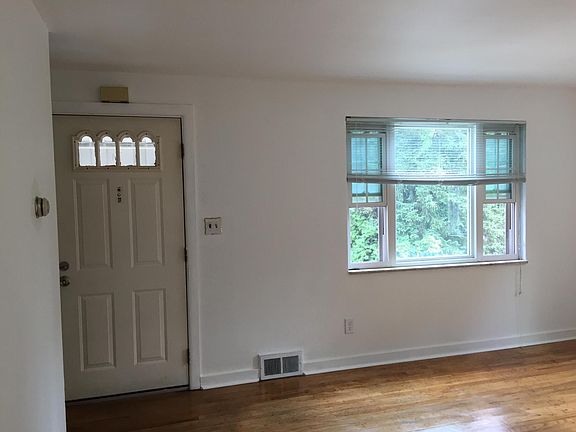 2nd image of 710 Crane Ave