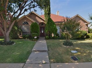 433 Misty Ln, Lewisville, TX 75067