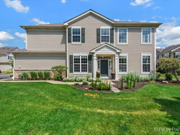 561 S Jade Ln #1106, Round Lake, IL 60073