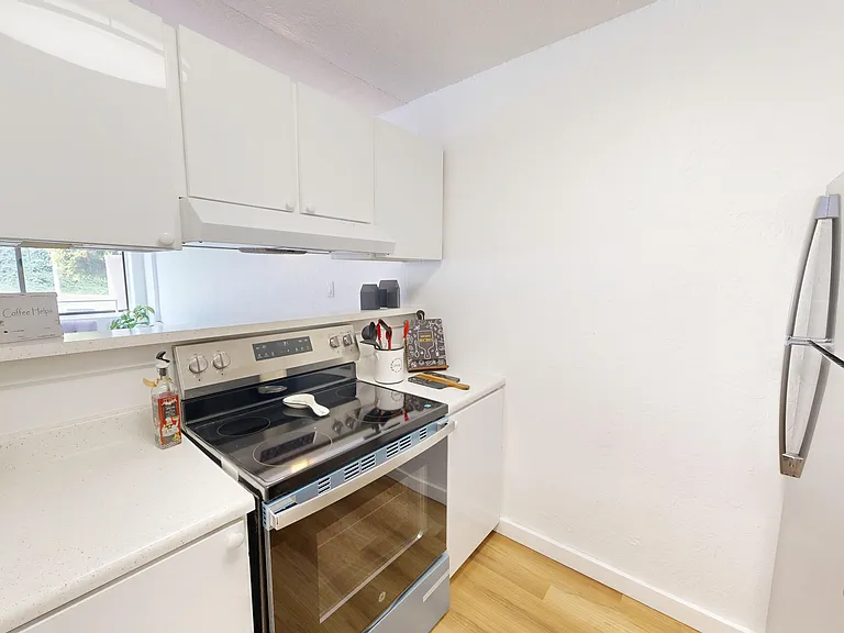 2055 Sacramento Street — Photo 18