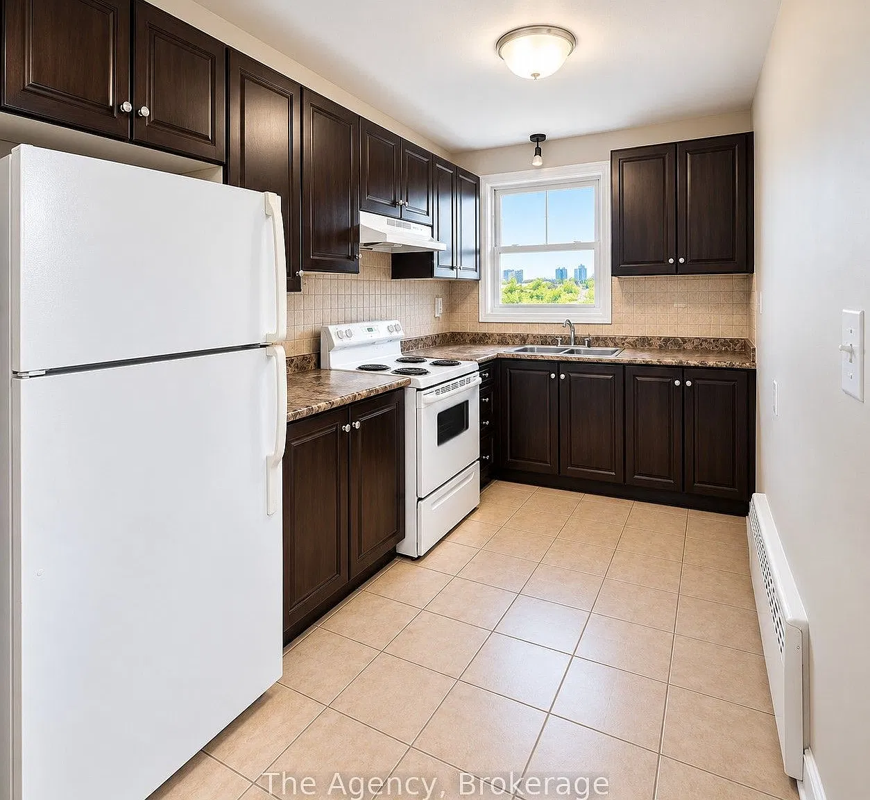 139 Westchester Cres — Photo 4