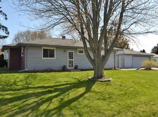 6944 Surrey Ln, Racine, WI 53402