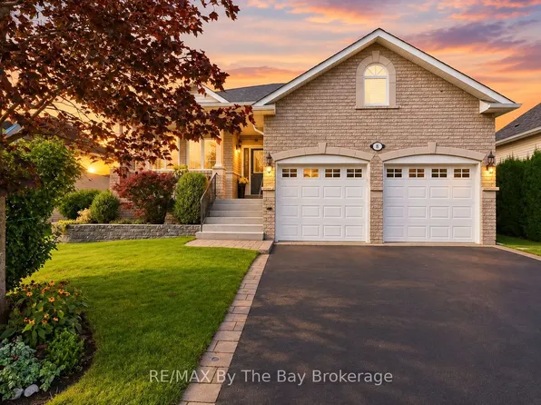 8 Middleport Dr, Wasaga Beach, ON L9Z 3C1