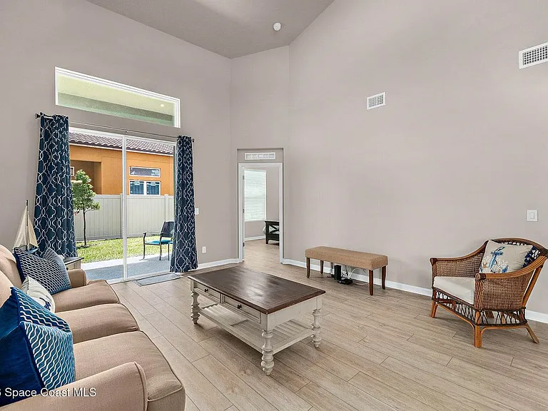 775 Simeon Dr — Photo 5