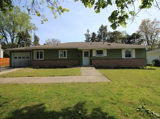 61 Glenbriar Dr, Rochester, NY 14616