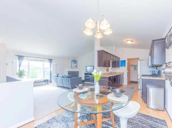 1104 Riversedge Dr, Saline, MI 48176