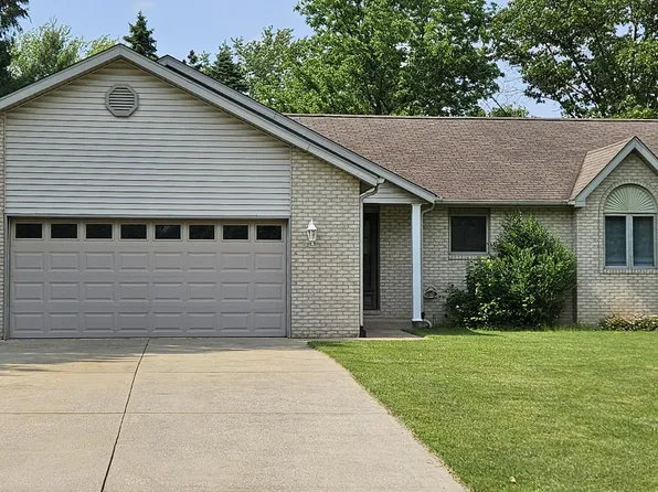 230 Coolspring Dr, Valparaiso, IN 46385