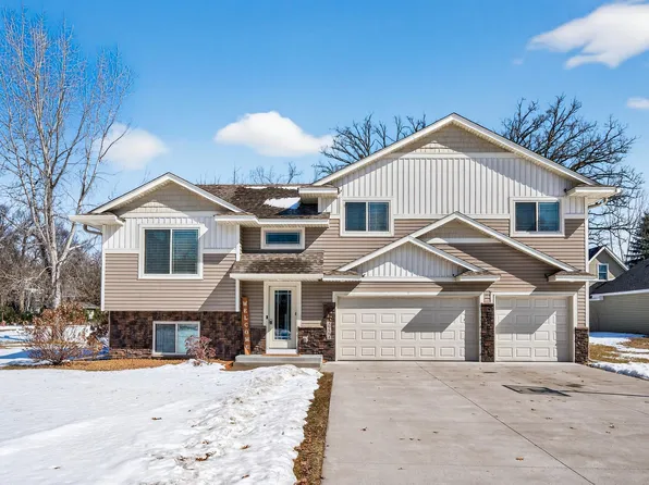 39584 Oak Park Trl, North Branch, MN 55056