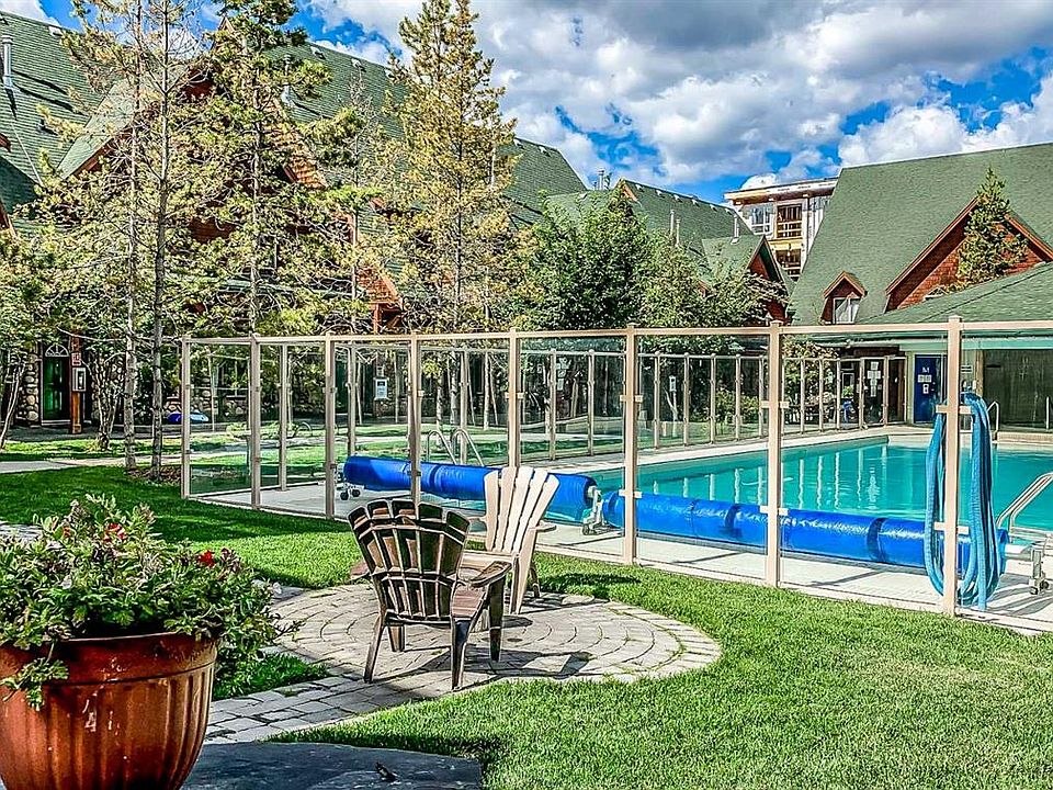 1st image of 140 SE Kananaskis Way #122