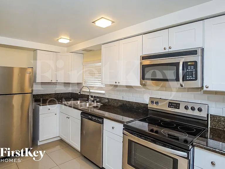 3904 El Parque Ave — Photo 6