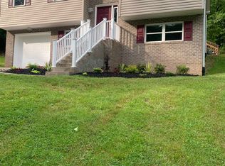 41 Lost Valley Dr, Huntington, WV 25705
