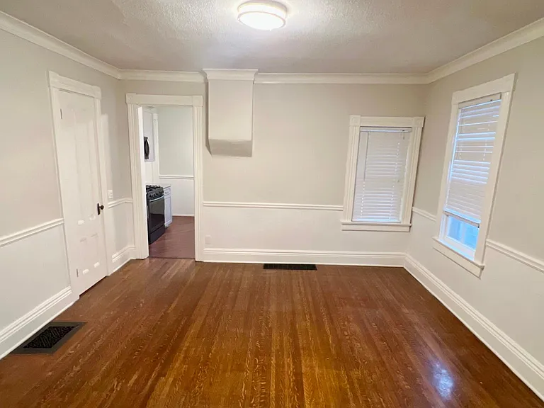 497 Averill Ave — Photo 6
