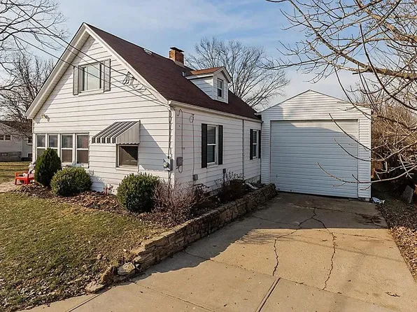 1300 Central Row Rd, Elsmere, KY 41018
