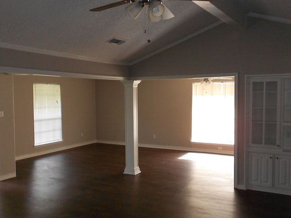 4th image of 225 Wesley Dr