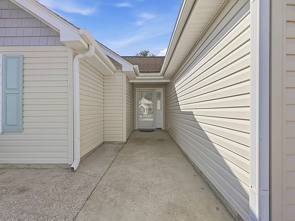 5th image of 1428 Seahouse Ct.