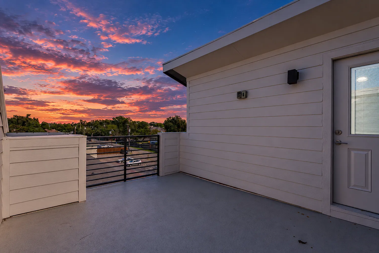 2 bed, 2.5 bath, 2245 sqft, $3,100 — Photo 4