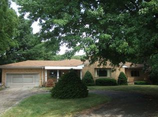 1536 W Auburn Rd, Rochester Hills, MI 48309