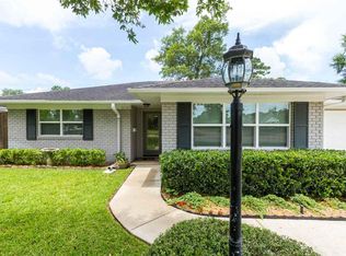 1085 Iris Ln, Beaumont, TX 77706