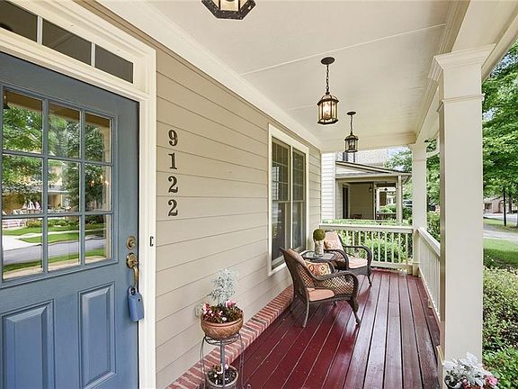 3rd image of 9122 Loxford St