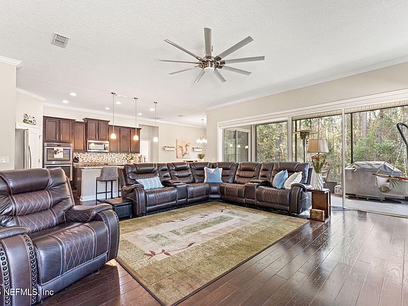 3rd image of 75232 FERN CREEK Drive