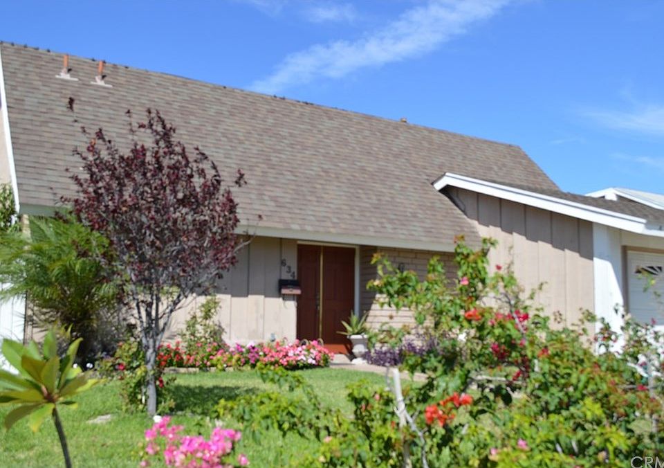 1st image of 634 Leyenda Dr
