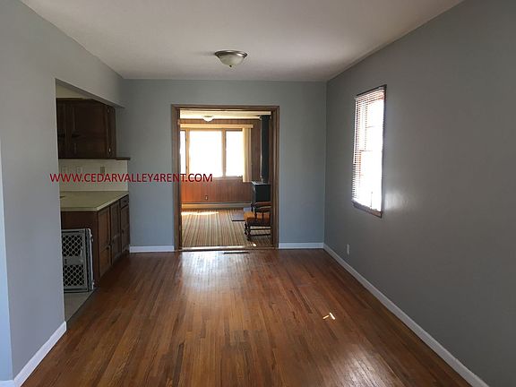 5th image of 1570 E Ridgeway Ave