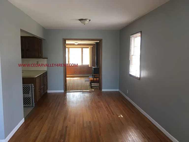 1570 E Ridgeway Ave — Photo 5