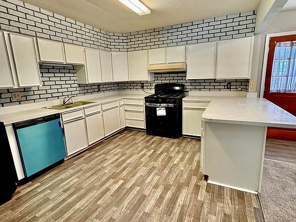 5th image of 2711 Montana St