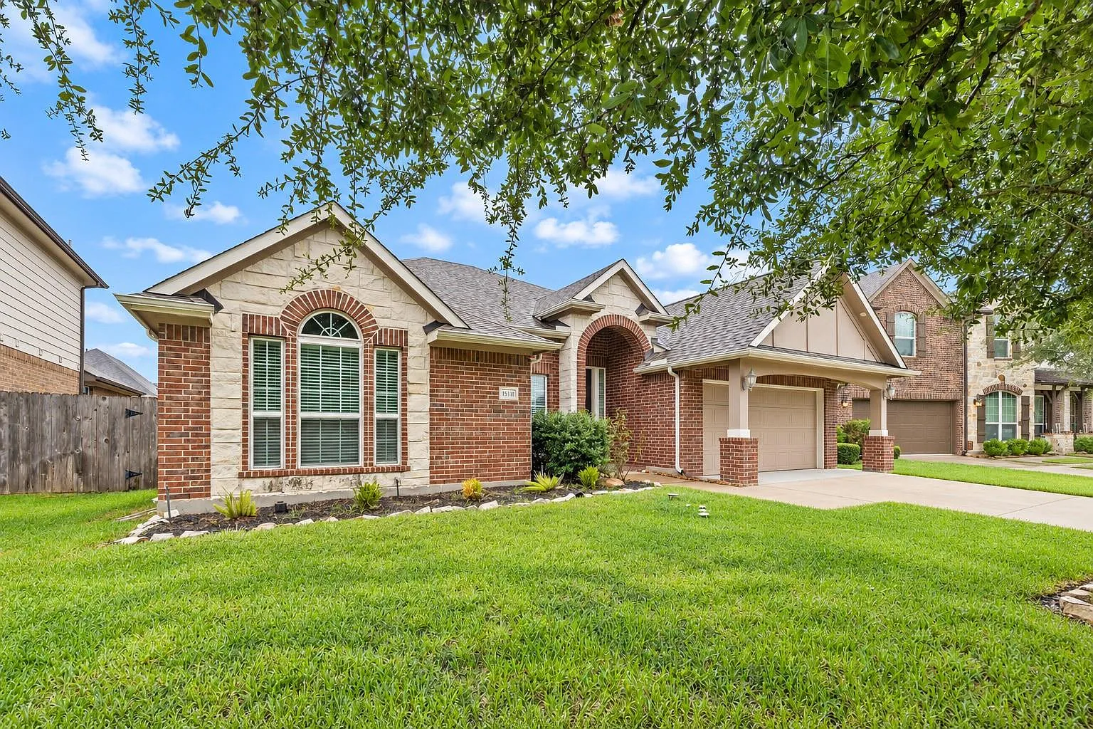 4 bed, 3.0 bath, 2520 sqft, $2,450 — Photo 4