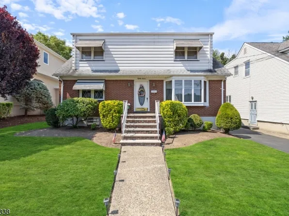 87 Hobart Pl, Totowa Boro, NJ 07512