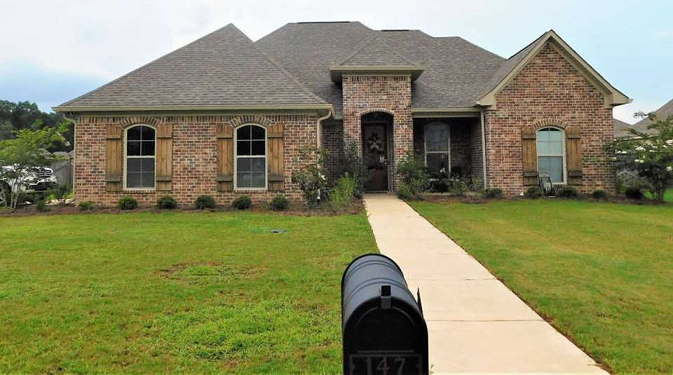 1st image of 147 Belle Oak Dr