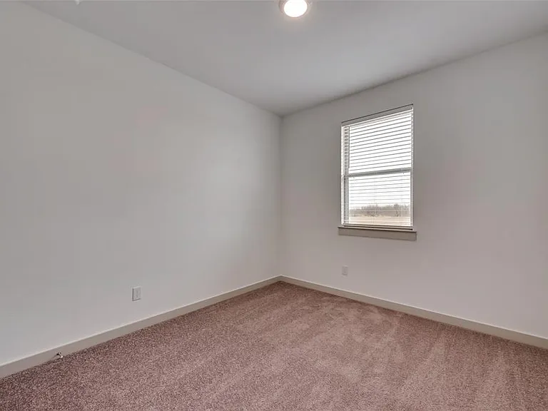 539 Cobblestone Ln — Photo 14