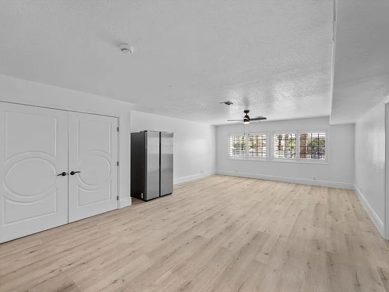 1695 Montessouri St — Photo 24