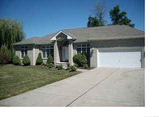 4691 Perry Ct, Lewiston, NY 14092