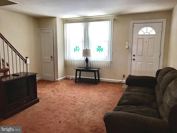 4th image of 4513 Oakmont St