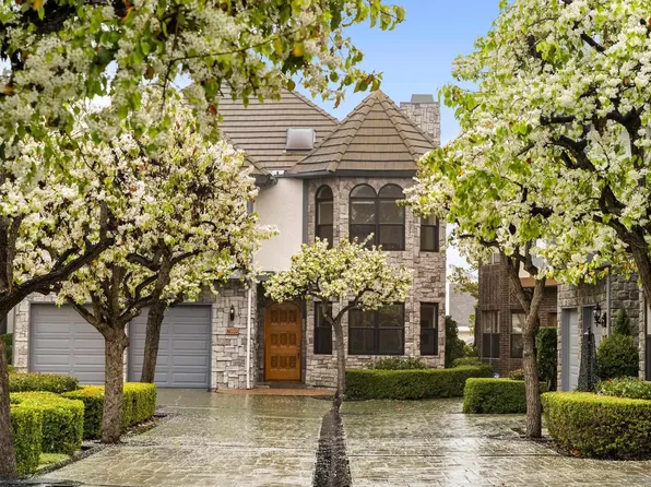 7393 Alicante Rd, Carlsbad, CA 92009