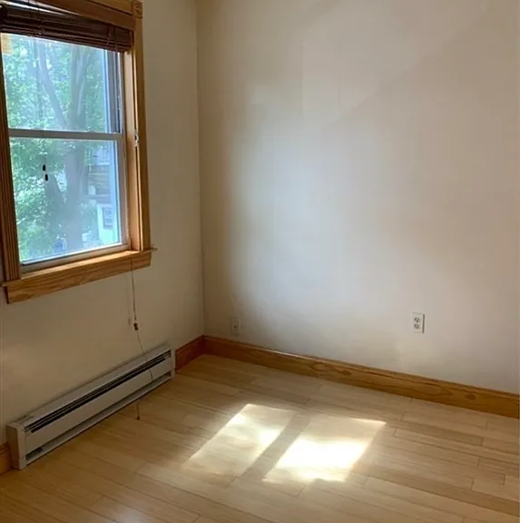 229 Everett St #8 — Photo 9