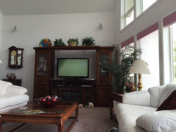 Living room (one end)