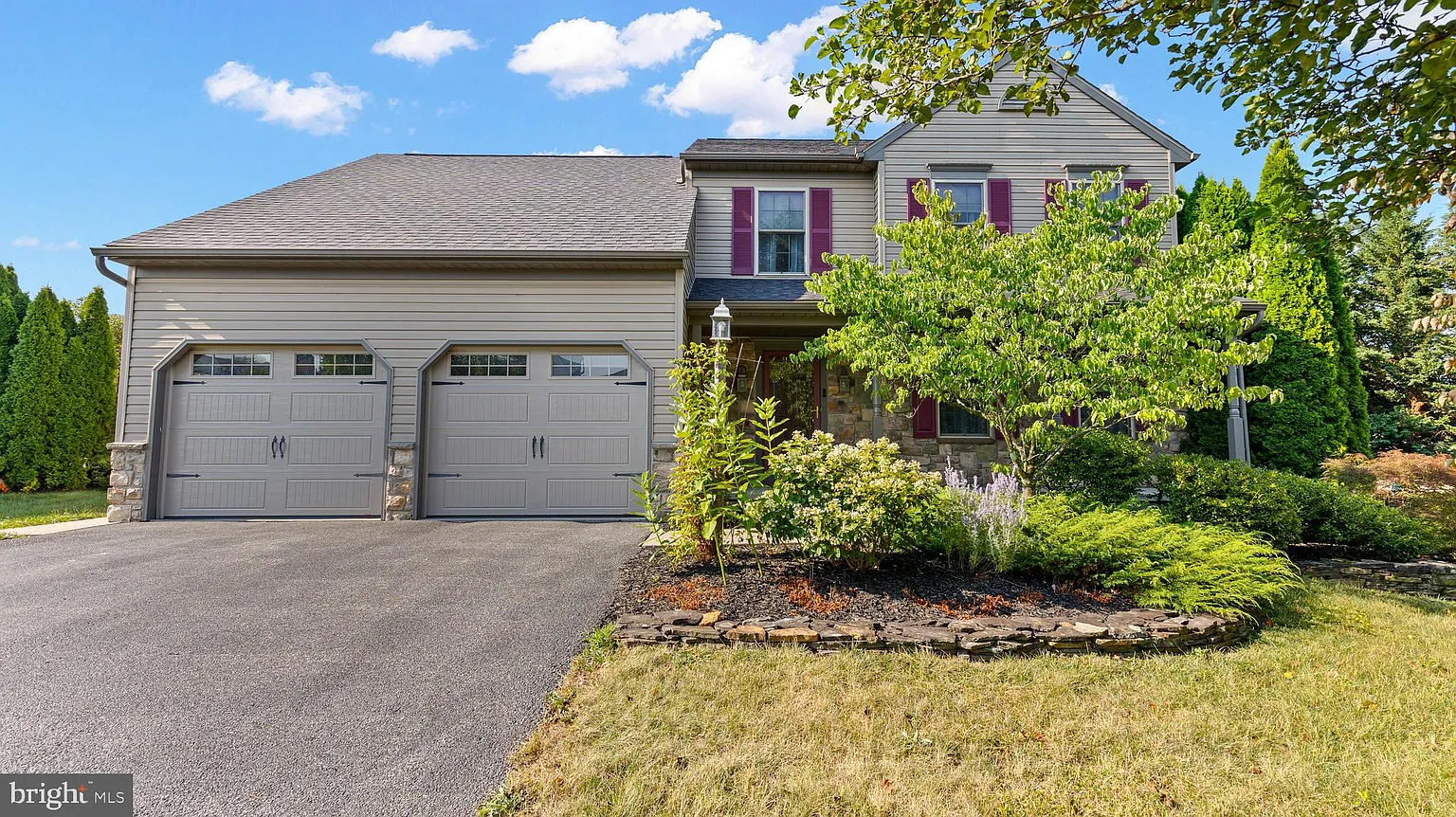 465 Sterling Dr photo 1