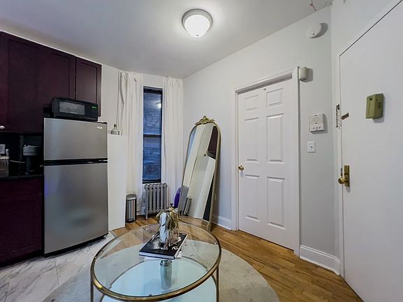 2nd image of 71 Thompson St APT 2D