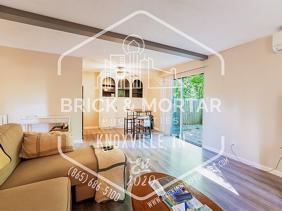 5th image of 617 S Gallaher View Rd #101
