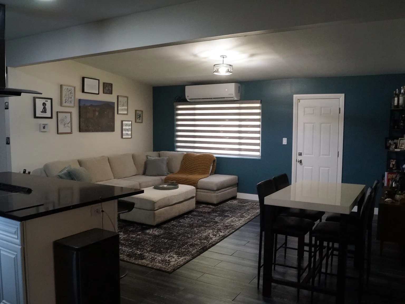 3 bed, 1256 sqft, $4,150 — Photo 3