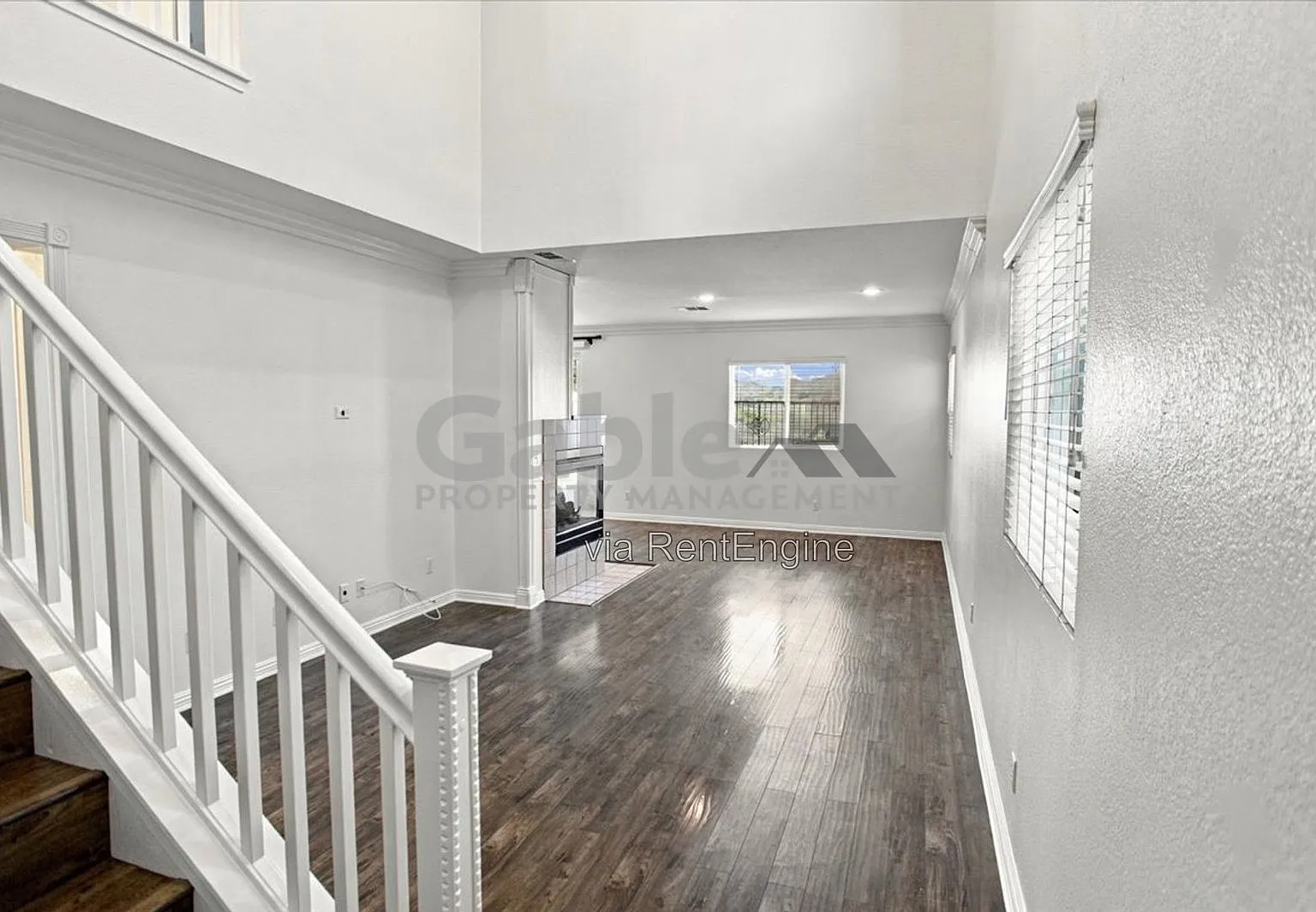 3 bed, 3.0 bath, 1957 sqft, $3,950 — Photo 4