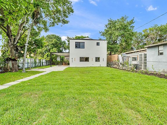 3rd image of 411 NW 59th St