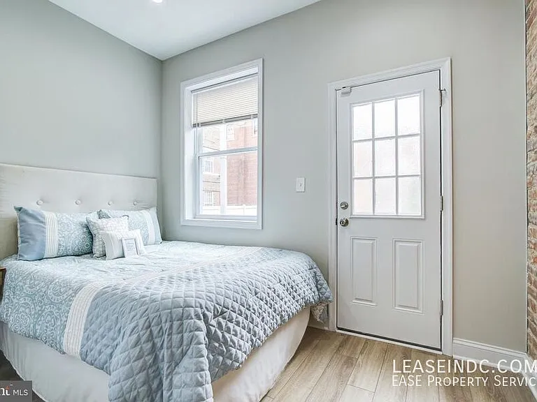 1626 Monroe St NW #1 — Photo 11