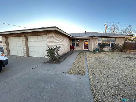 3rd image of 2301 N Cielo Dr