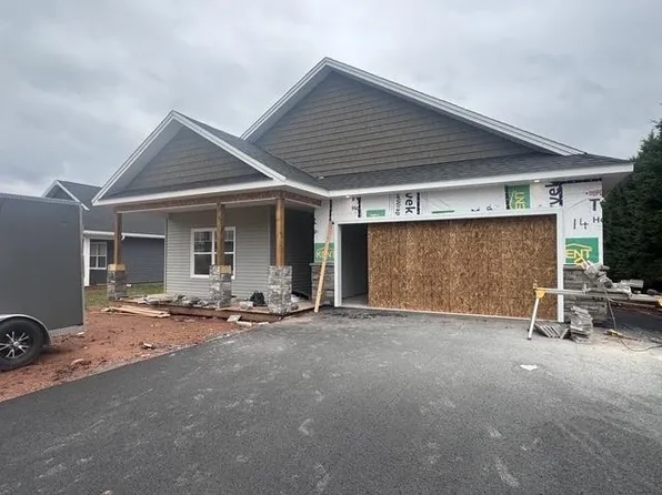 14 Norman Dr E, Charlottetown, PE C1C 1E9