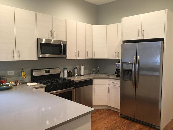 3rd image of 2232 N Kenmore Ave APT 1
