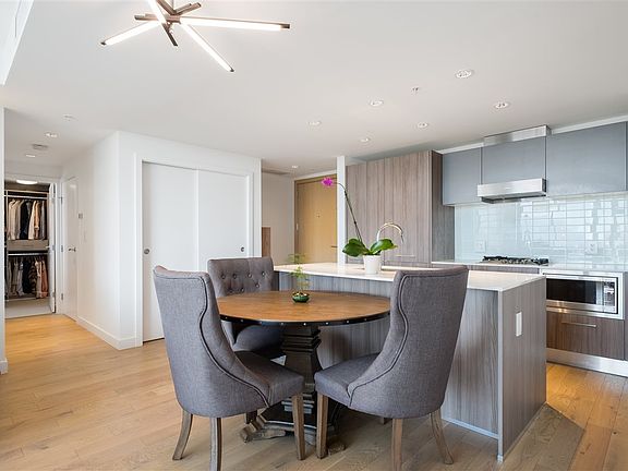 5th image of 4638 Gladstone St #905